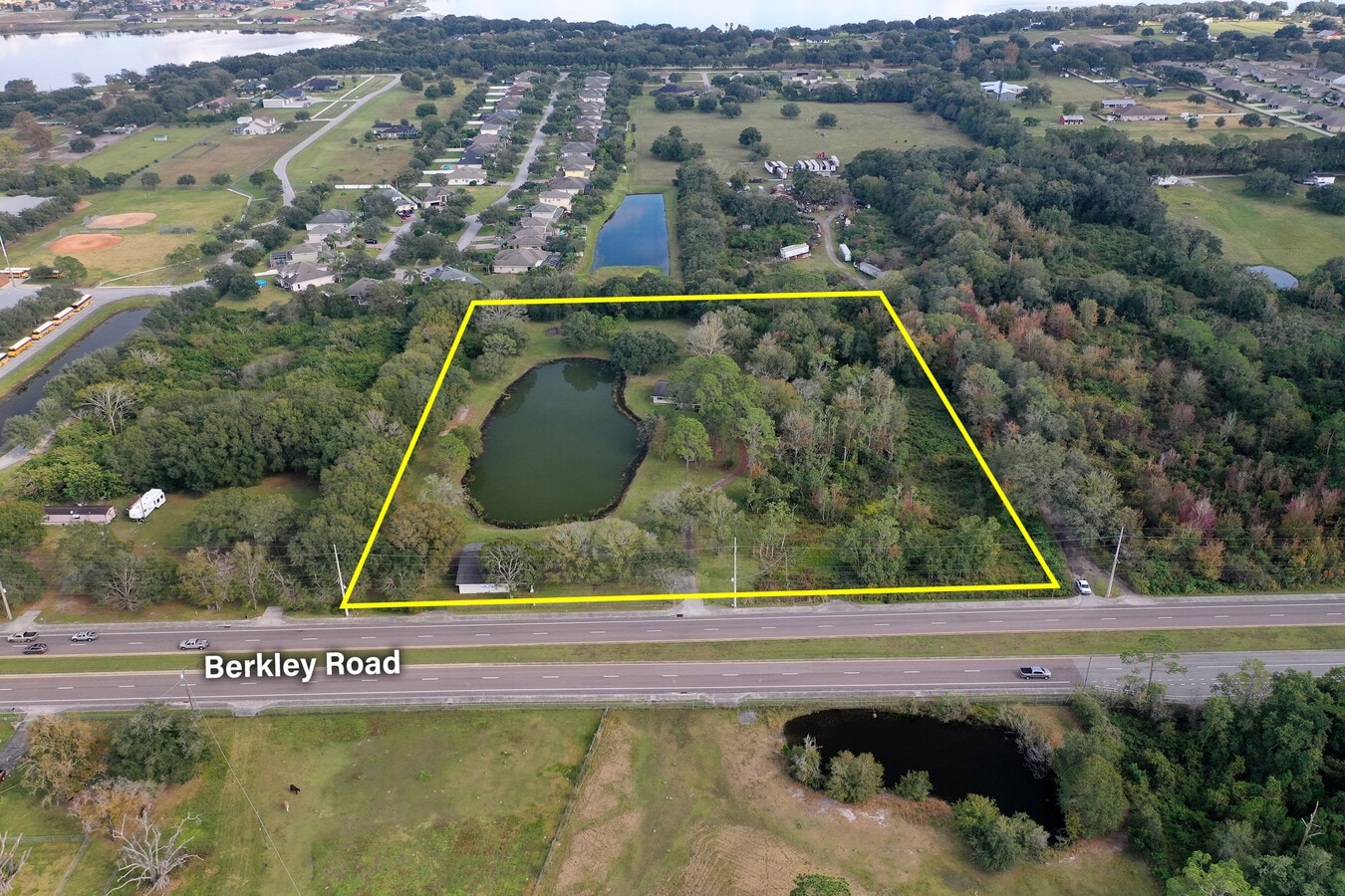 5070 Berkley Rd, Auburndale, FL 33823