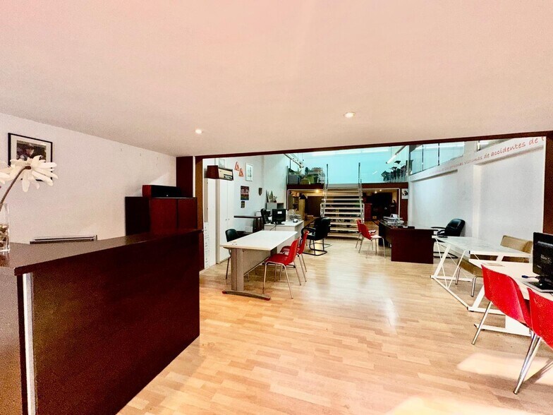 Retail in Cáceres, Cáceres for sale - Building Photo - Image 1 of 10