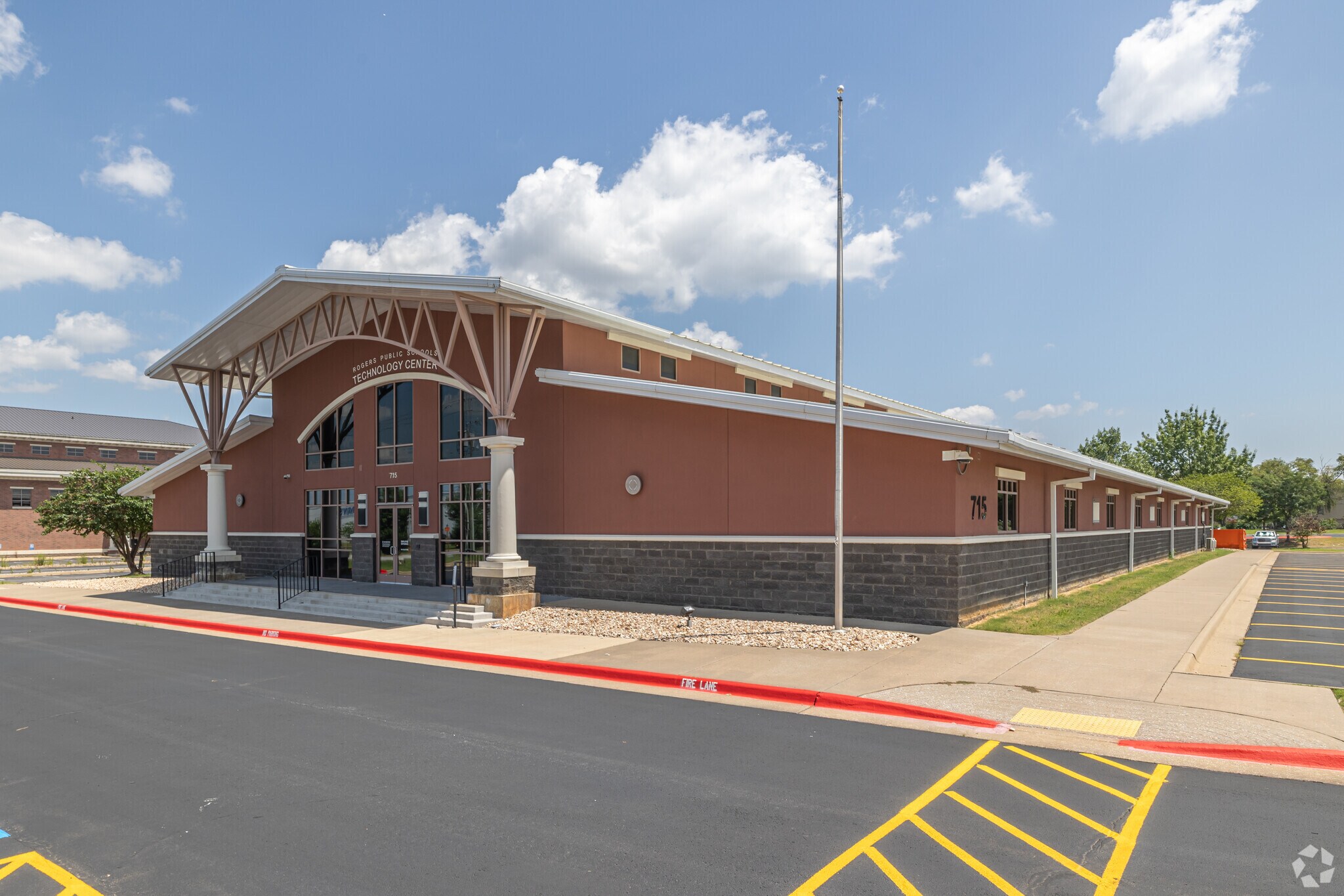 715 W Easy St, Rogers, AR for sale Primary Photo- Image 1 of 1