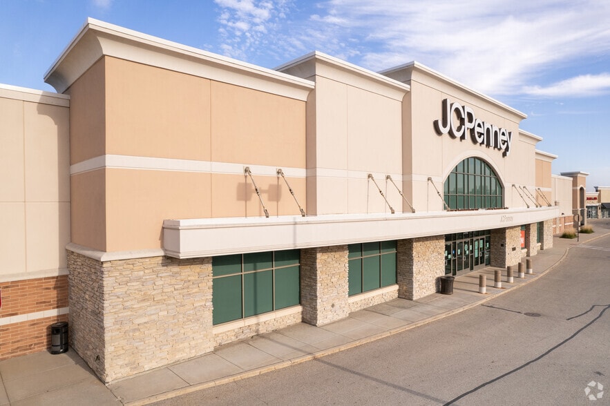 3340 Shoppers Dr, Mchenry, IL for lease - Building Photo - Image 3 of 6