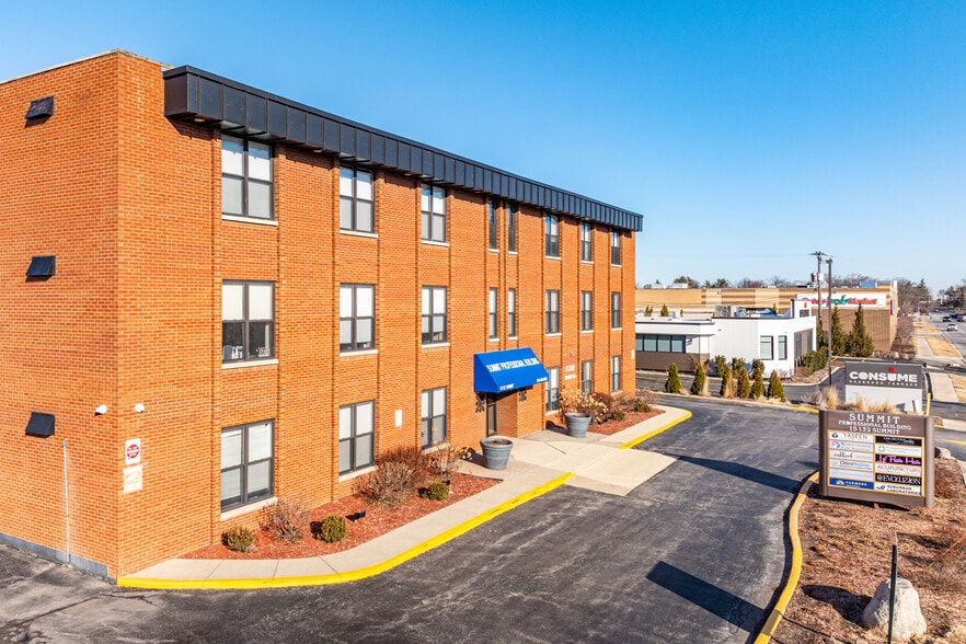 Summit Professional Building - Convenience Store