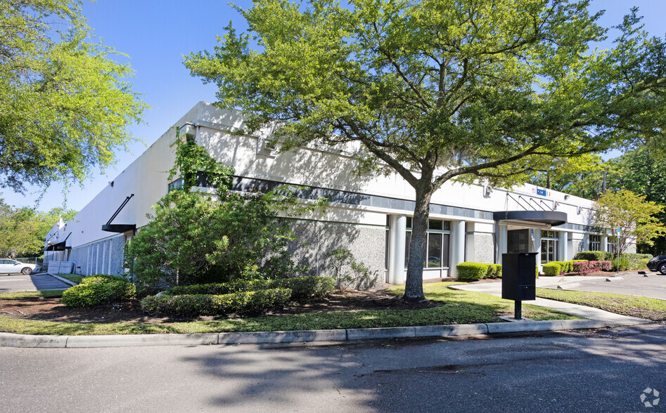 5343 Bowden Rd, Jacksonville, FL for lease - Building Photo - Image 1 of 3