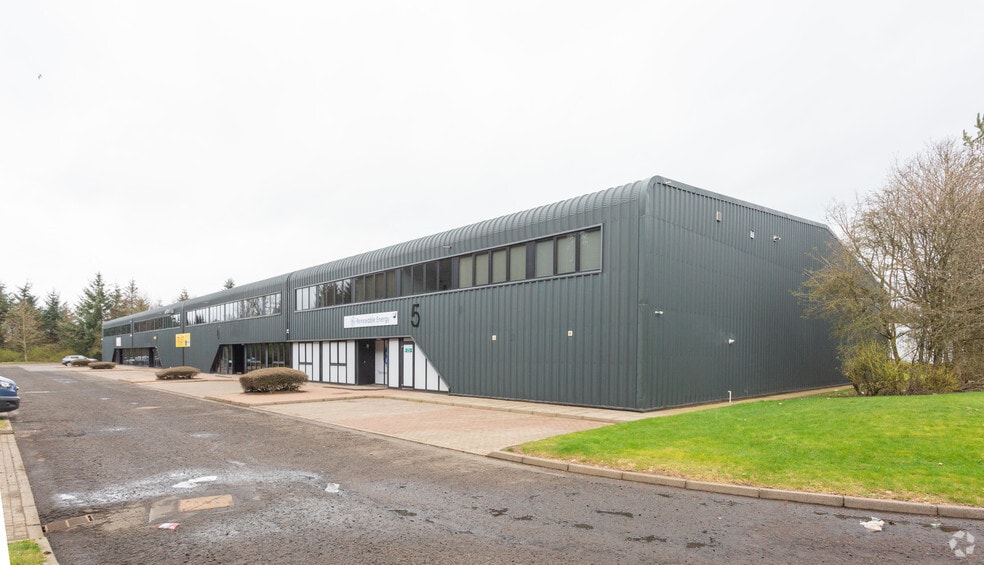 Elphinstone Sq, Livingston for sale - Building Photo - Image 1 of 1