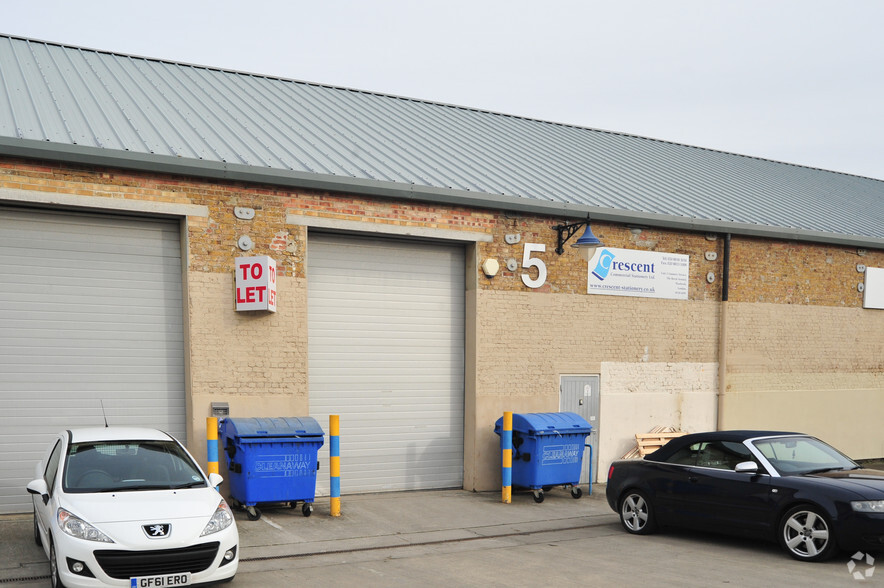 Cornwallis Rd, London for lease - Building Photo - Image 3 of 9