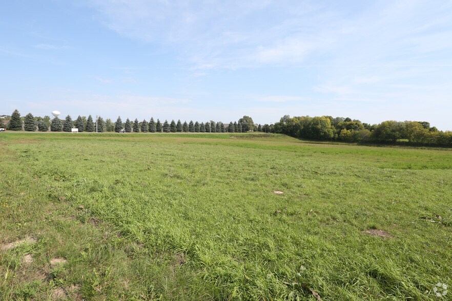 7435 Bailey Rd, Woodbury, MN 55129