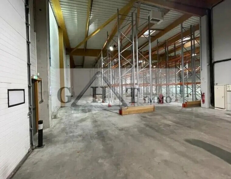 Office in Gonesse for lease - Interior Photo - Image 1 of 7