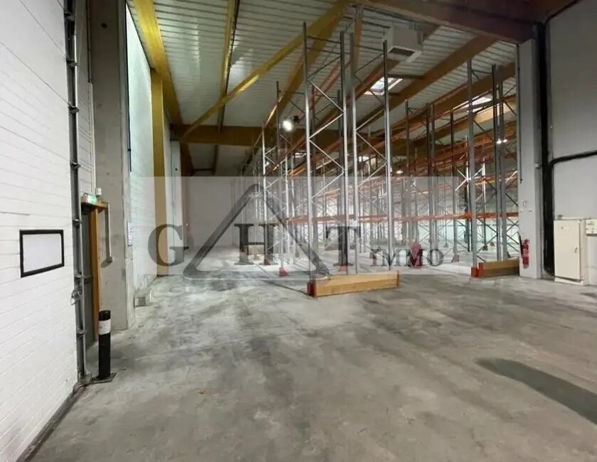 Office in Gonesse for lease Interior Photo- Image 1 of 8