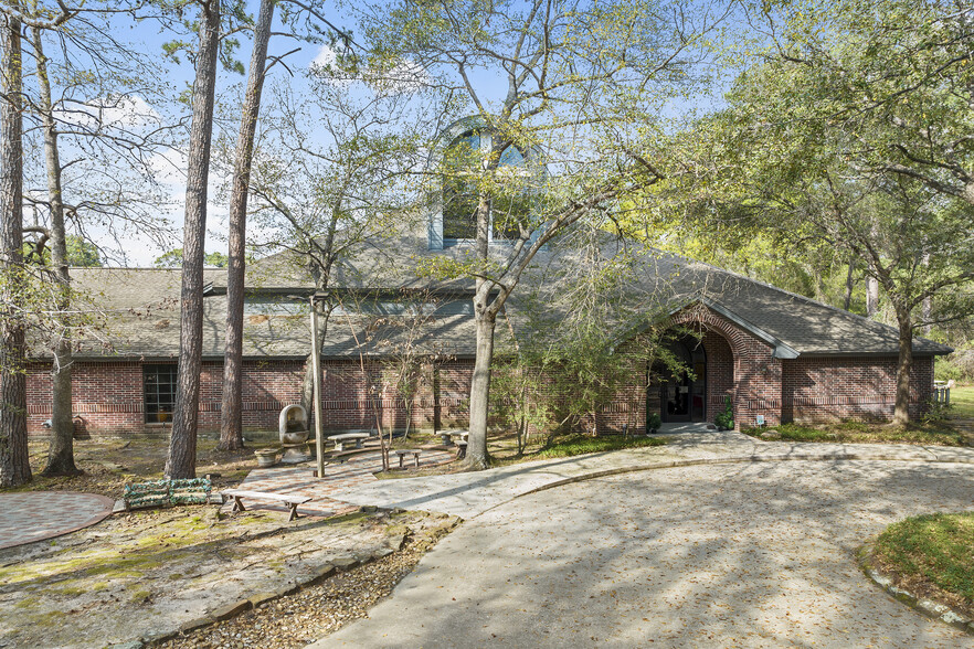 1202 N Millbend Dr, Spring, TX for sale - Primary Photo - Image 1 of 18