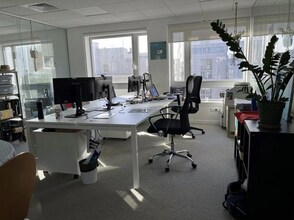 Office in Paris for lease Interior Photo- Image 1 of 6