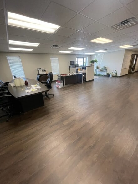 250 Carolina Drive Ext, Roebuck, SC for sale - Interior Photo - Image 3 of 6