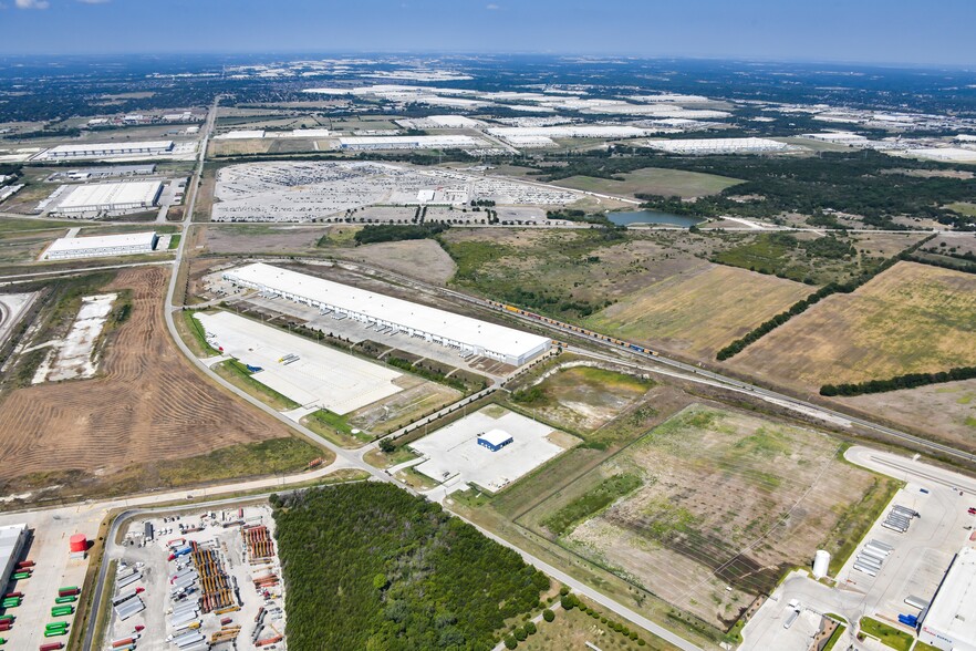 1301 W Wintergreen Rd, Hutchins, TX for lease - Aerial - Image 3 of 4