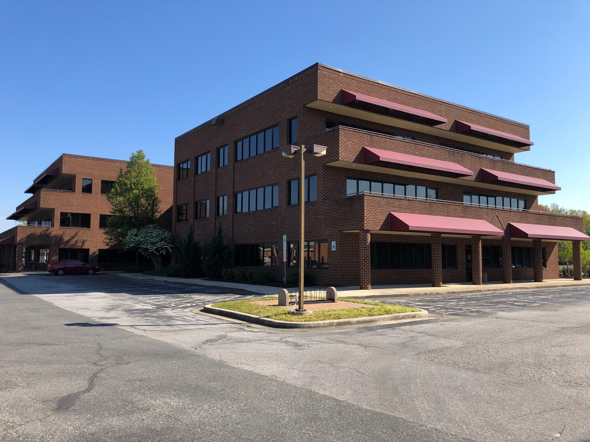 3261 Old Washington Rd, Waldorf, MD 20602 Office Condominiums