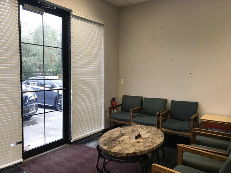 4070 Aloma Ave, Winter Park, FL for lease - Lobby - Image 2 of 19