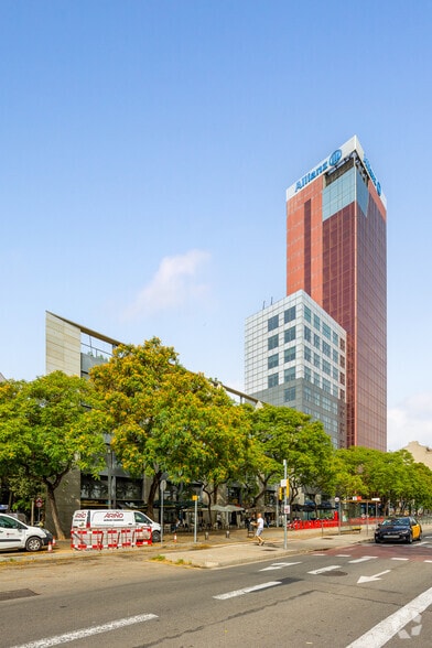 Carrer de Tarragona, 103, Barcelona, Barcelona for lease - Building Photo - Image 2 of 23