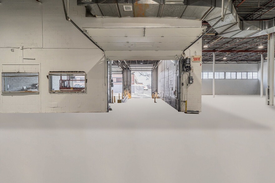 5655 Rue de Marseille, Montréal, QC for lease - Interior Photo - Image 3 of 26