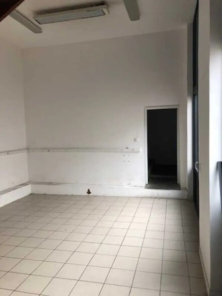 Flex in Elbeuf for sale - Interior Photo - Image 2 of 4