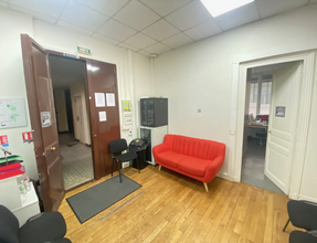 Office in Paris for lease Interior Photo- Image 2 of 5