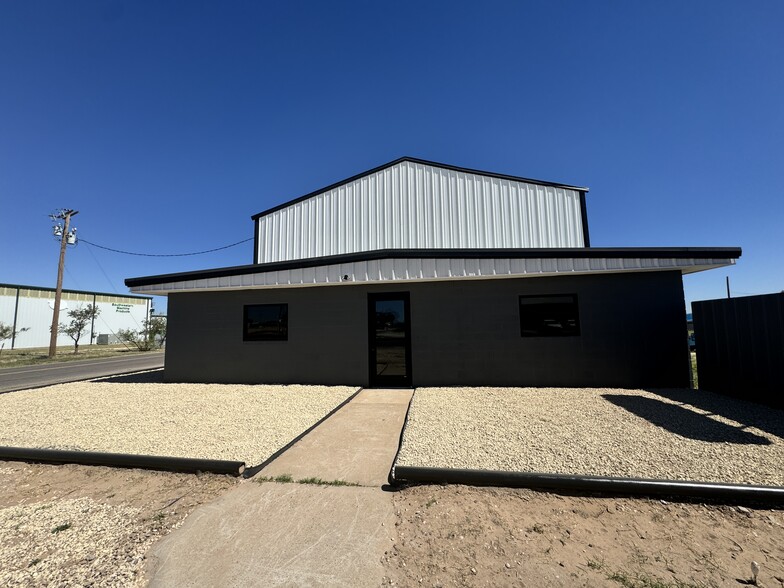 8126 N County Rd W, Odessa, TX for lease - Building Photo - Image 2 of 8