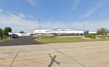 2855 S Oakwood Rd, Oshkosh, WI for lease Building Photo- Image 1 of 3