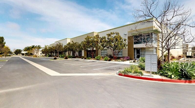 758 Calle Plano, Camarillo, CA for lease - Primary Photo - Image 1 of 6