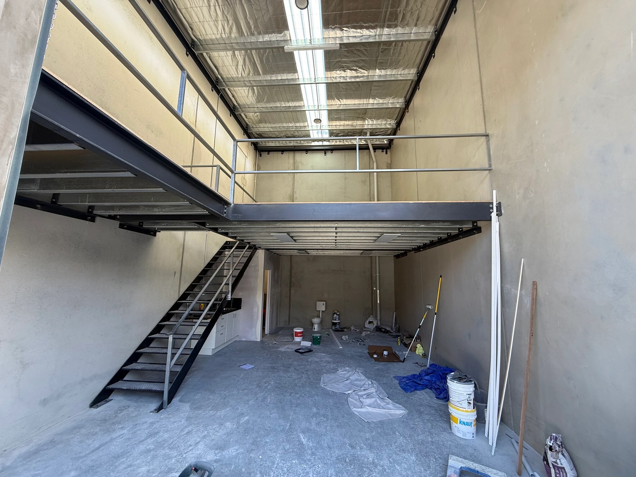 3A Newlands Rd, Reservoir for lease Interior Photo- Image 1 of 3