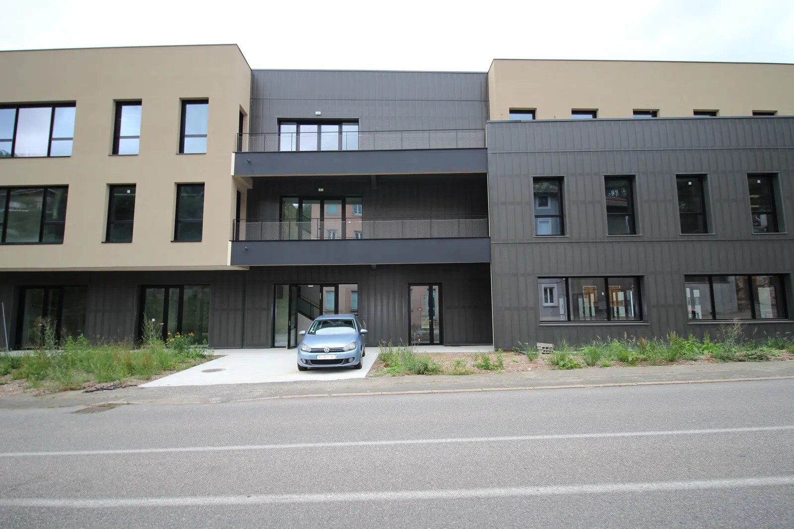 17 Rue De Paris, Tarare for sale Building Photo- Image 1 of 12