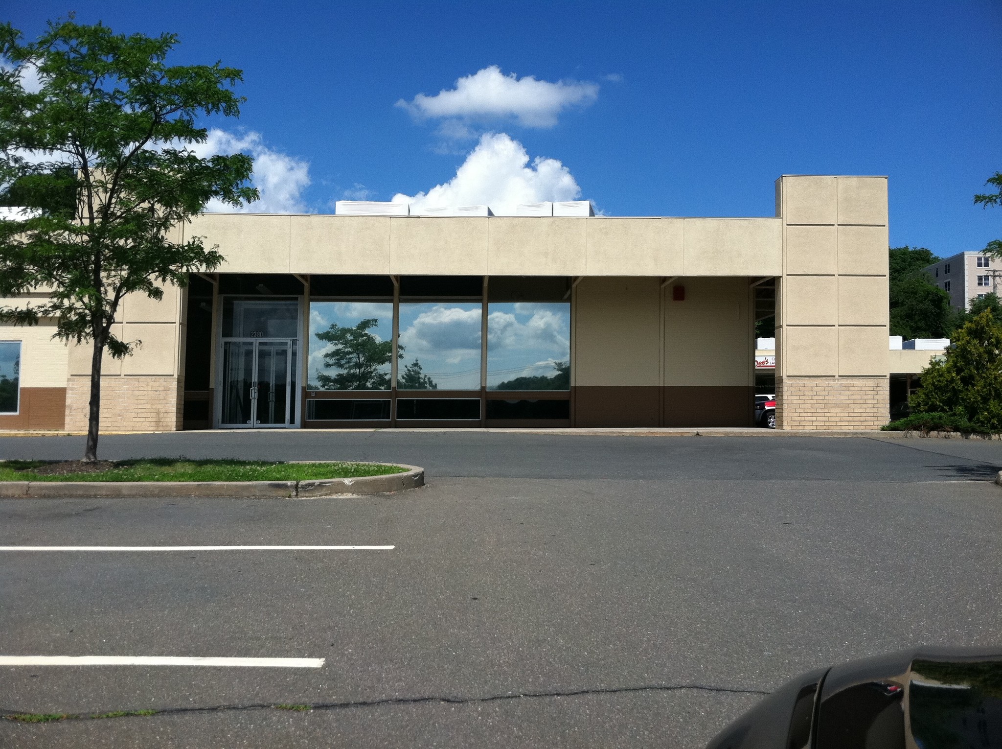 2380-2400 Dixwell Ave, Hamden, CT for lease Building Photo- Image 1 of 8