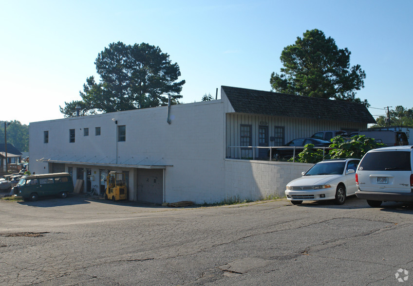 1237 Strickland Rd, Roswell, GA for lease - Building Photo - Image 1 of 22