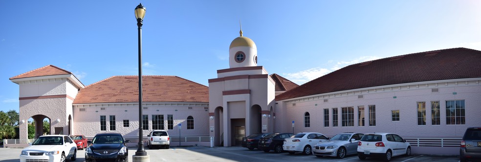 9010 Strada Stell Ct, Naples, FL for lease - Building Photo - Image 2 of 11