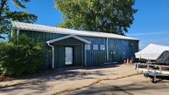 Flex/Shop Building on Lake Butte des Morts - Warehouse