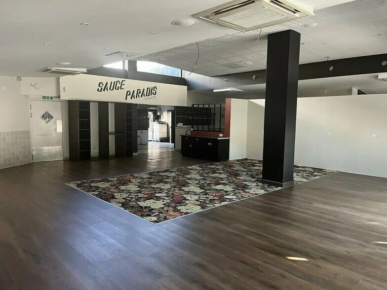 in Nantes for sale - Building Photo - Image 1 of 1