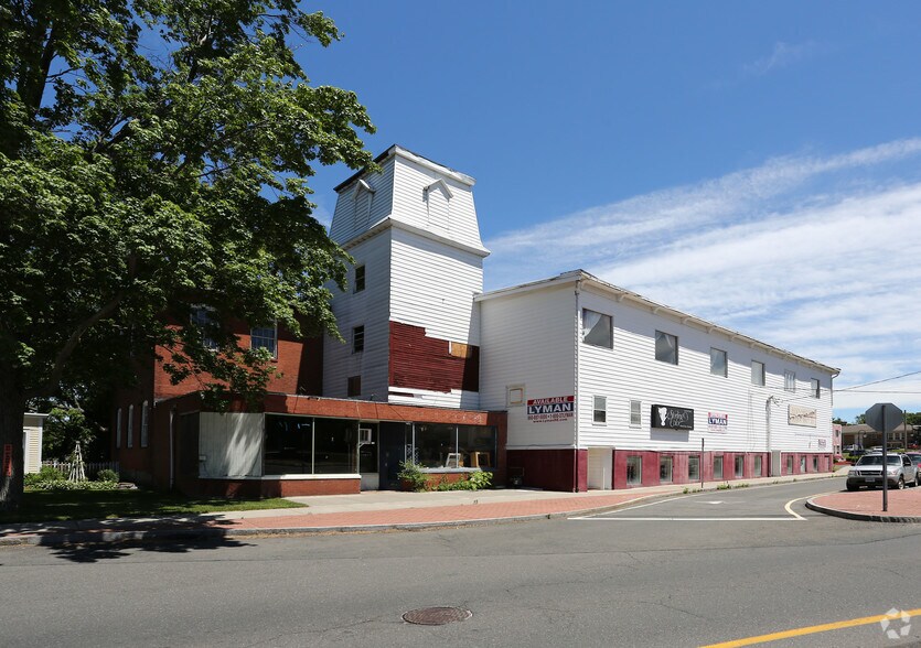 501-519 Middle Tpke E, Manchester, CT for sale - Primary Photo - Image 1 of 1