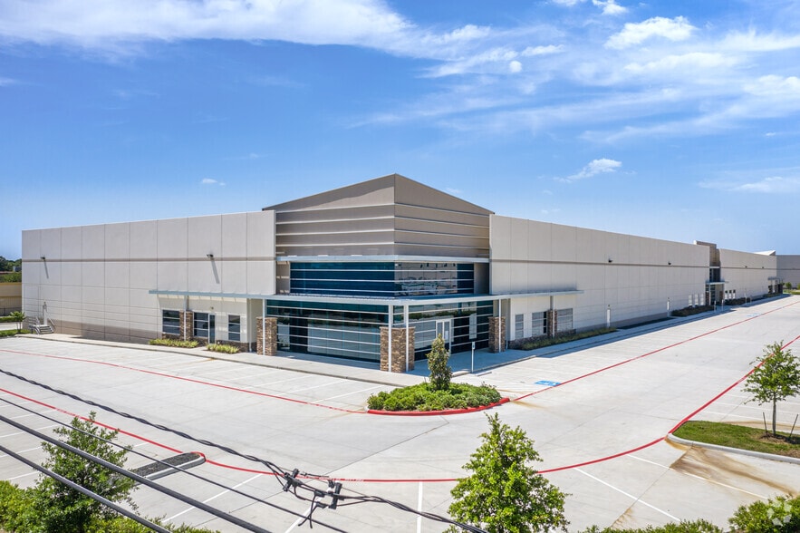 2032 Cypress Station Dr, Houston, TX for lease - Primary Photo - Image 1 of 5