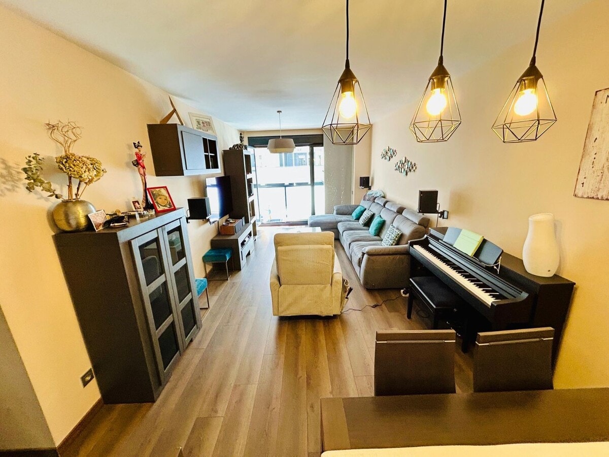 Rivas-Vaciamadrid, MAD 28521 -  -  - Interior Photo - Image 1 of 7