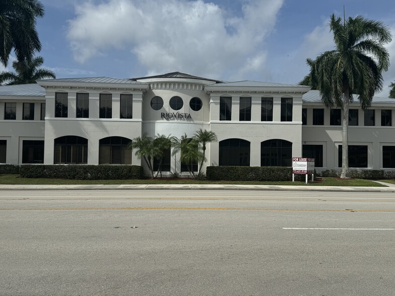 2300 SE Monterey Rd, Stuart, FL for lease - Building Photo - Image 1 of 7