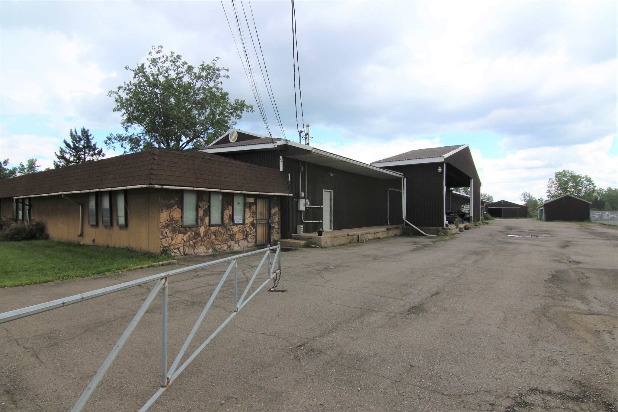 5182 N Dort Hwy, Flint, MI for sale Building Photo- Image 1 of 1