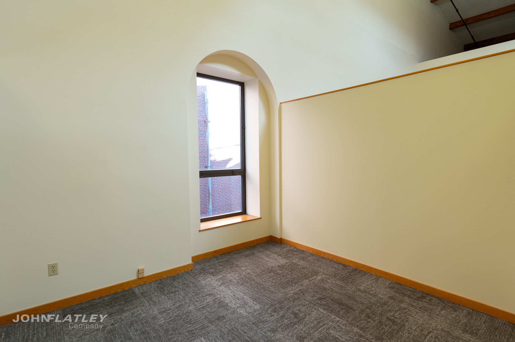 977-1001 Elm St, Manchester, NH for lease Interior Photo- Image 1 of 2