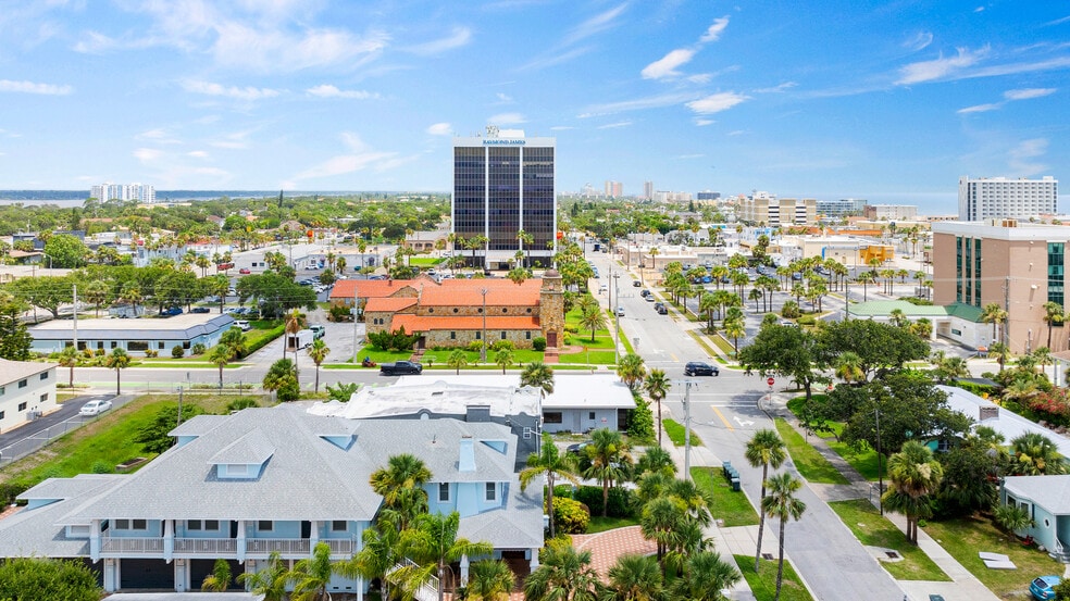 25 Unit Multi-Family Portfolio Daytona B portfolio of 3 properties for sale on LoopNet.com - Building Photo - Image 2 of 10