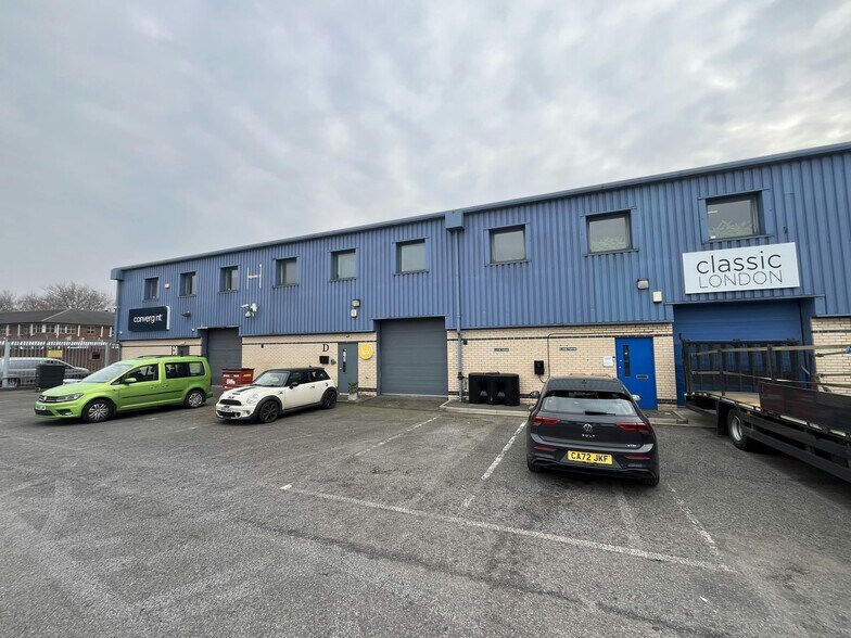 41 Butchers Rd, London for lease - Building Photo - Image 3 of 5