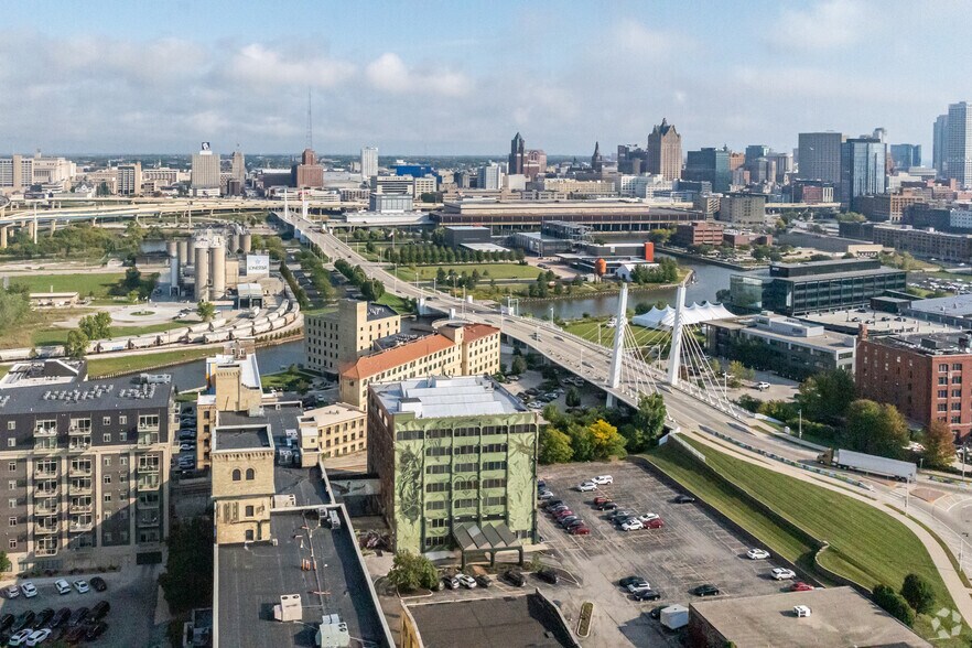 600 W Virginia St, Milwaukee, WI for lease - Building Photo - Image 2 of 5