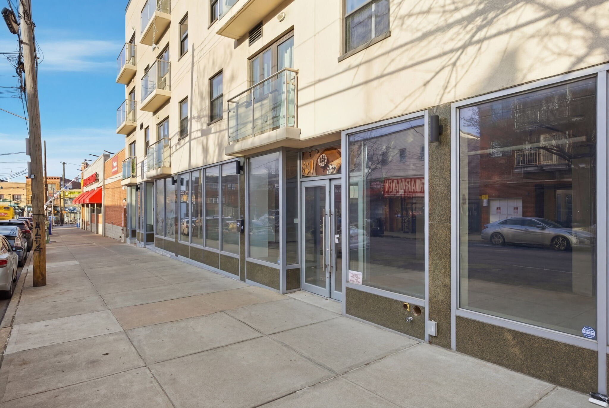 62-41 Forest Ave, Flushing, NY for lease Interior Photo- Image 1 of 10