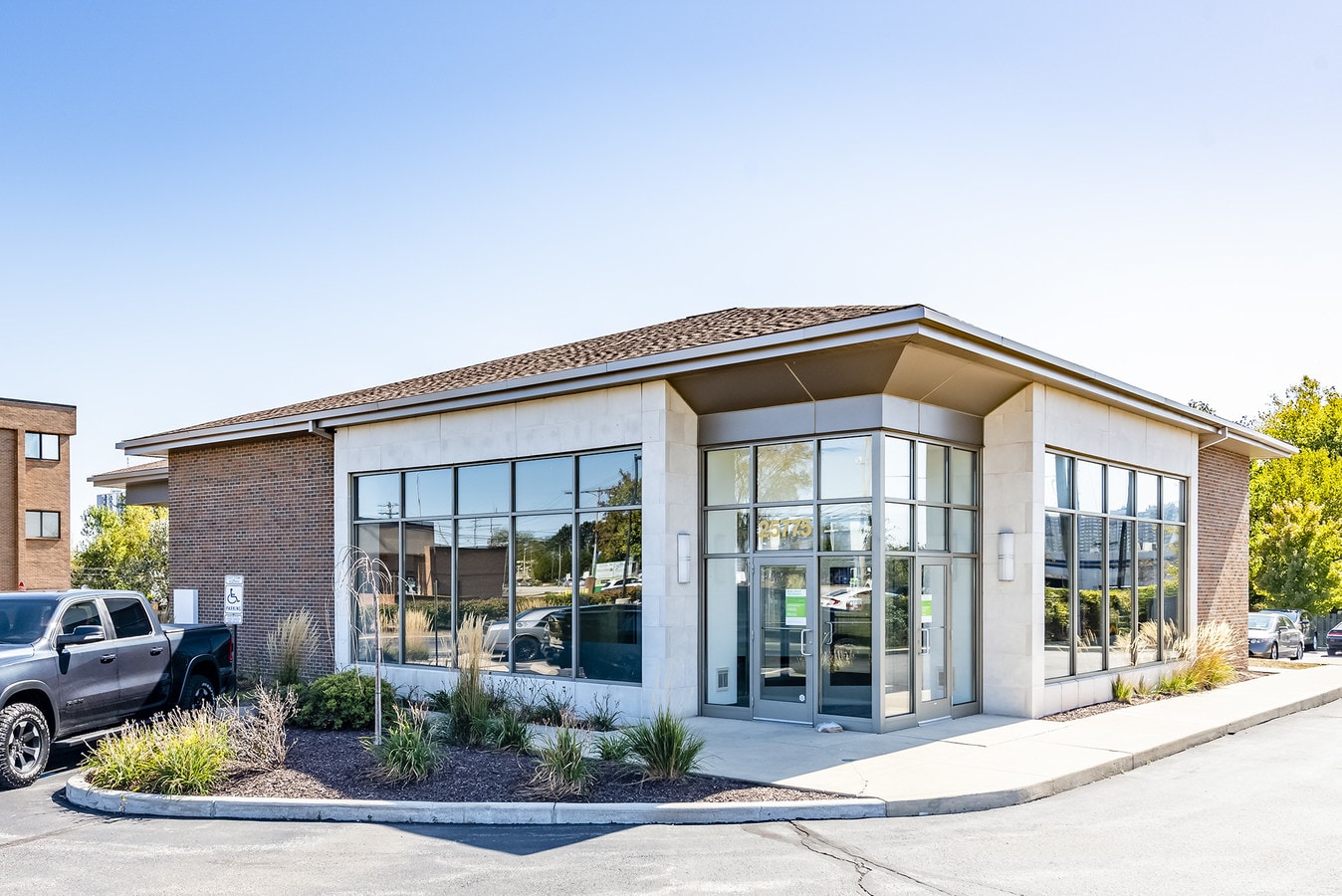 25775 Lorain Rd, North Olmsted, OH 44070