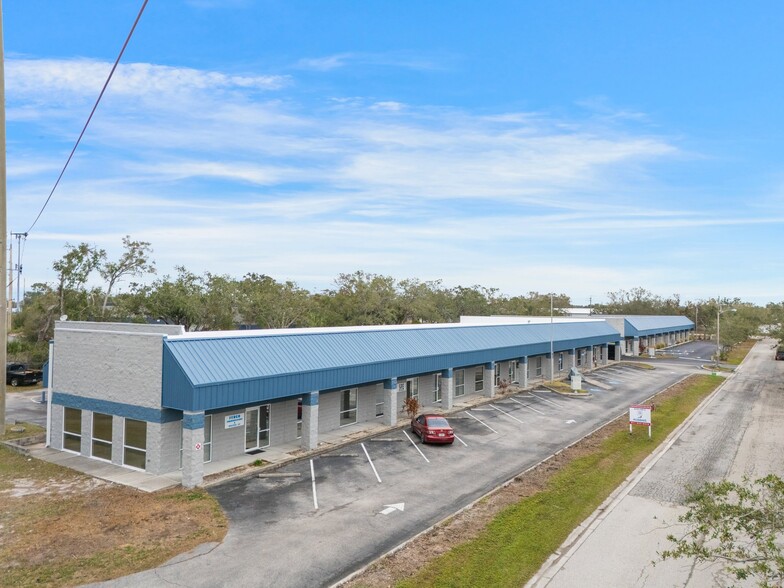 1882 Porter Lake Dr, Sarasota, FL for lease - Building Photo - Image 2 of 3
