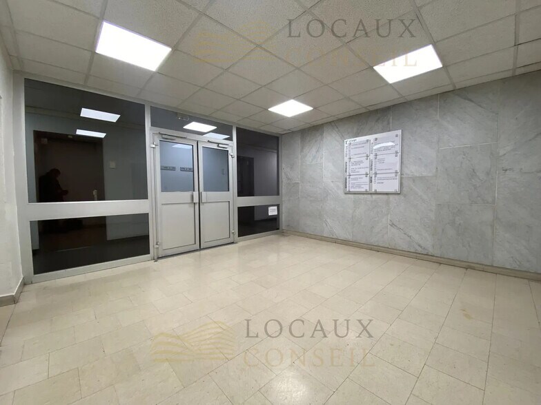 Office in Sarcelles for sale - Building Photo - Image 3 of 5