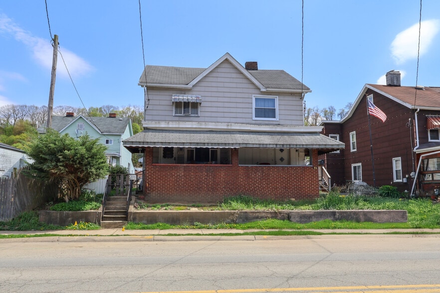 816 5th Ave, Ford City, PA for sale - Primary Photo - Image 1 of 1