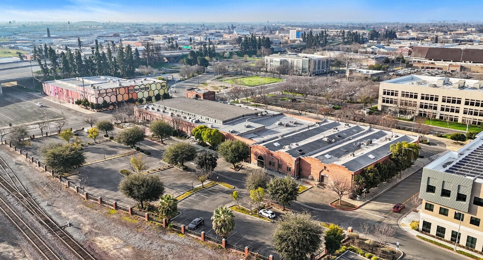 616 & 660 P Street St, Fresno, CA for lease - Building Photo - Image 3 of 3