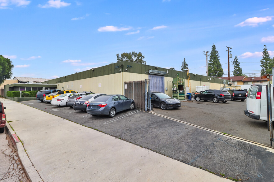 2021 1st St, San Fernando, CA for lease - Building Photo - Image 1 of 14