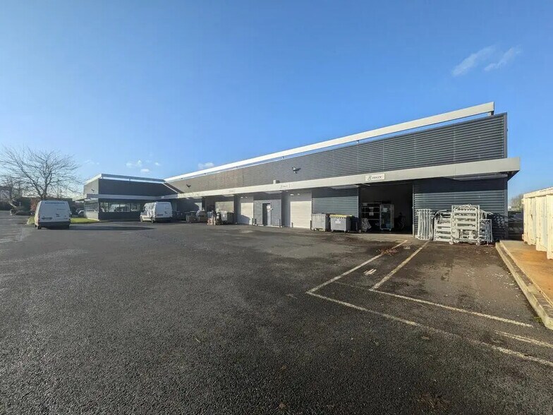 Flex in Ifs for lease - Building Photo - Image 1 of 4