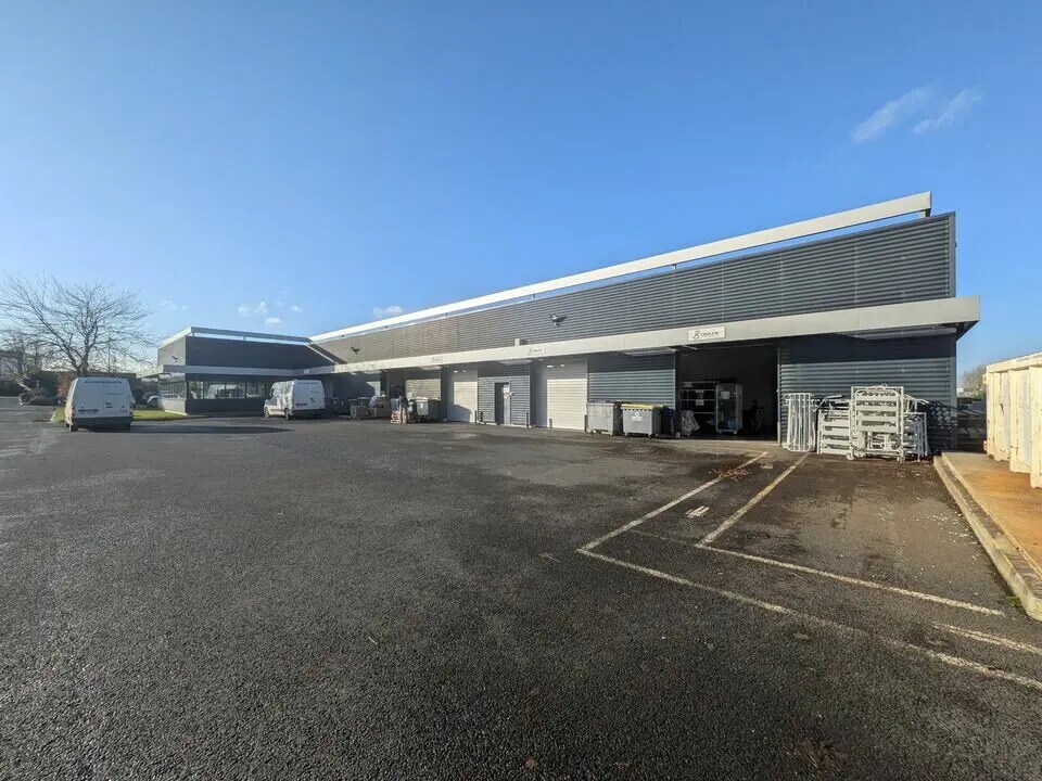 Flex in Ifs for lease Building Photo- Image 1 of 5