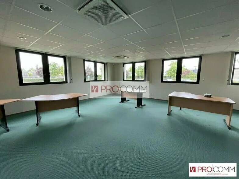 Office in Chartres for lease - Interior Photo - Image 3 of 10